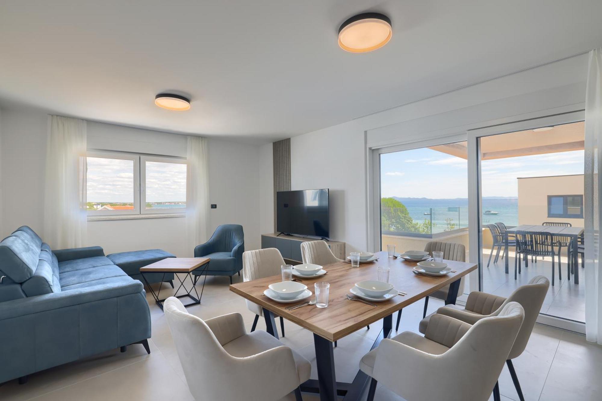 Deluxe Apartments Privlaka On The Sand Room photo